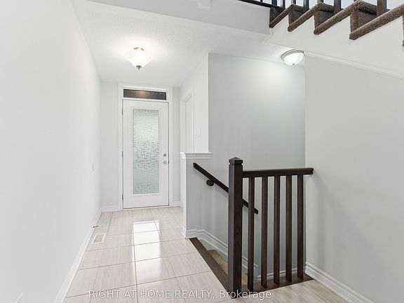 2nd image of 404 Edgevalley Ct