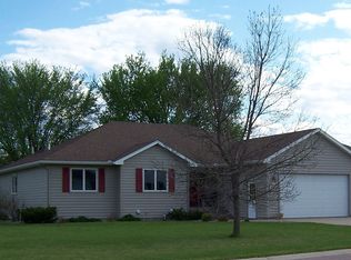 2155 Snowbird Ln, North Mankato, MN 56003