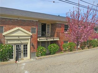 1050 Eve Dr APT F, Pittsburgh, PA 15216