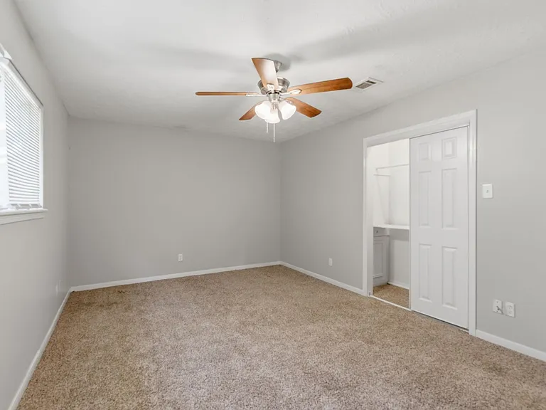1122 Tigris Ln — Photo 22
