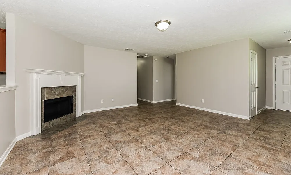 3 bed, 2.0 bath, 1497 sqft, $2,025 — Photo 4