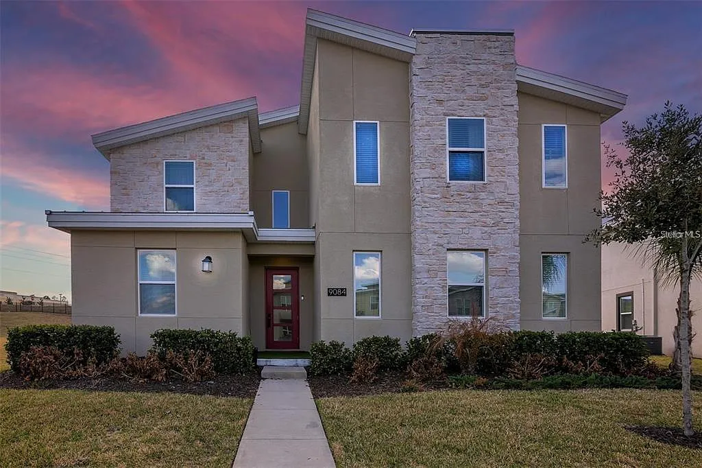 8 bed, 5.0 bath, 4370 sqft, $6,500 — Photo 2