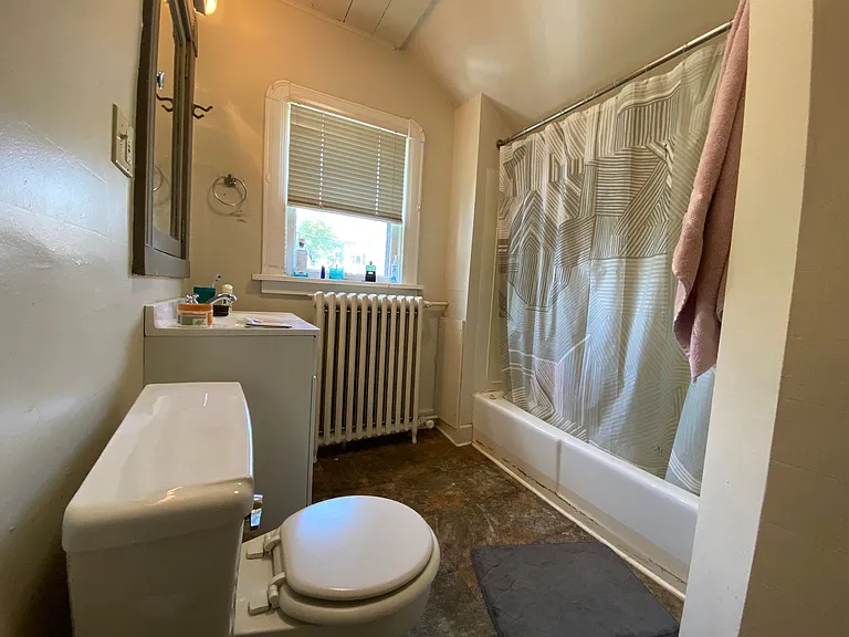 15-17 N 15th Ave E — Photo 10