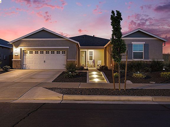 3rd image of 4585 Prairie Path