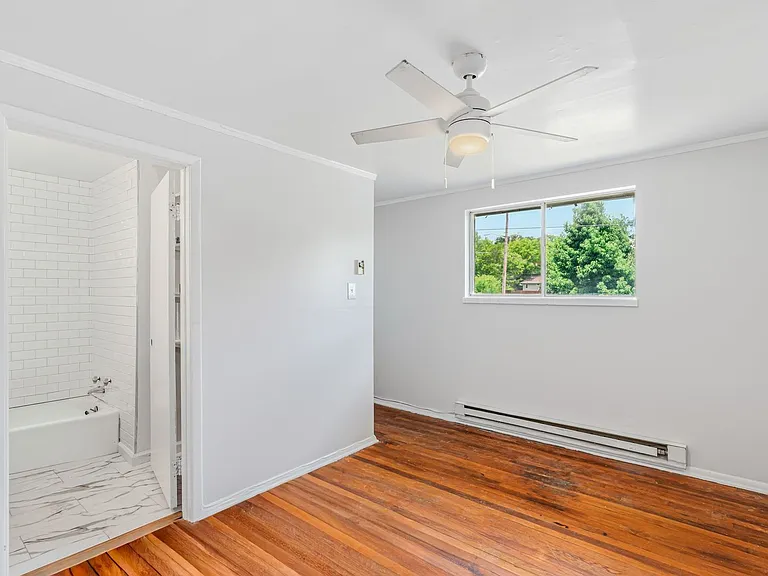 2114 Washington Ave #8 — Photo 3