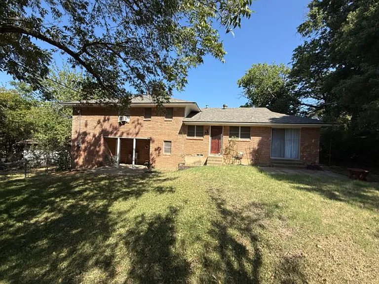 2834 Ava Ln — Photo 12