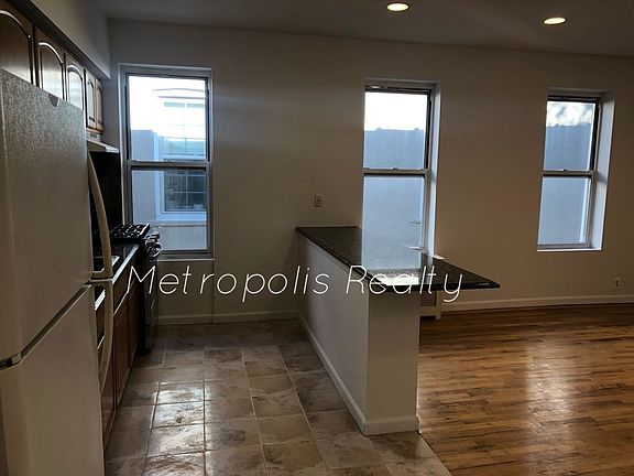 3rd image of 23-48 24th St #2B