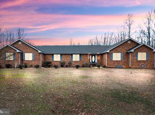 399 Roundabout Rd, Louisa, VA 23093