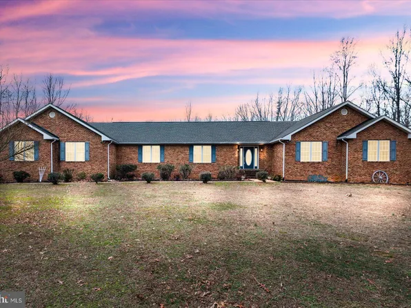 399 Roundabout Rd, Louisa, VA 23093