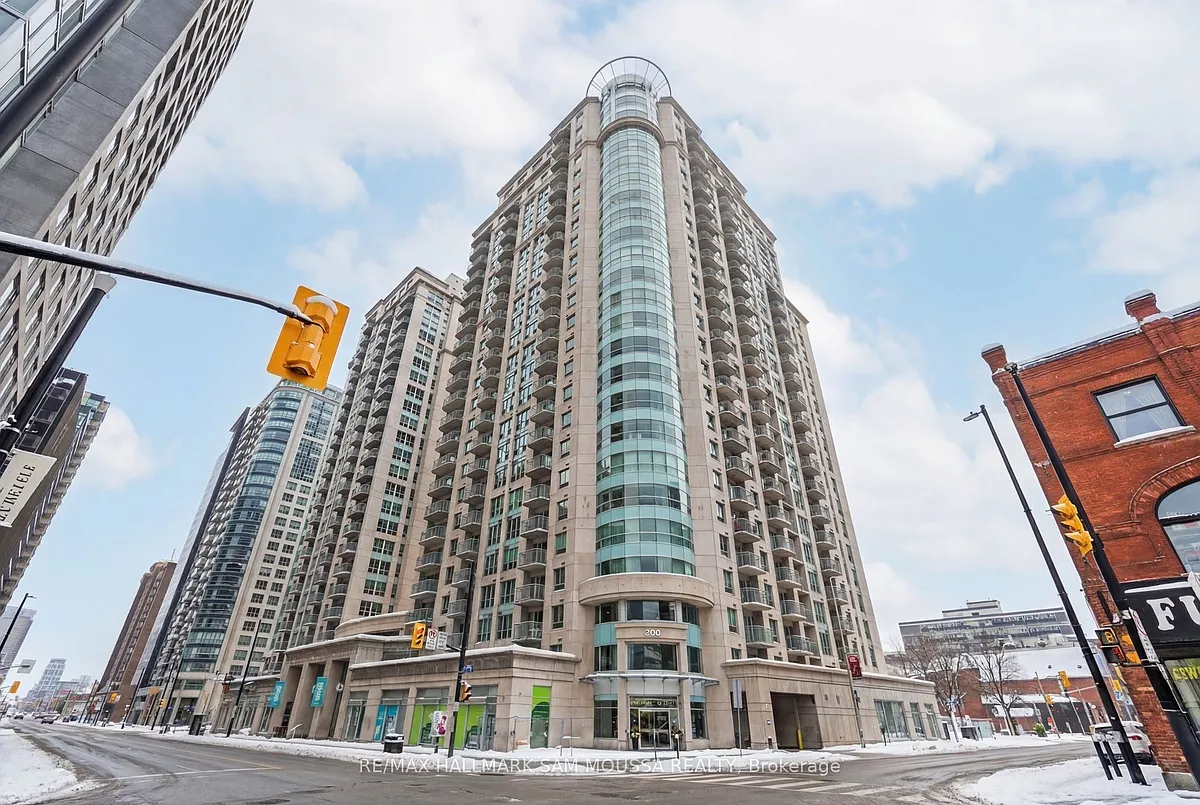 Building Photo - 200 Rideau St #1010