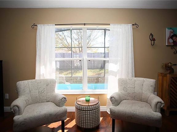 2nd image of 412 Gentle Breeze Dr