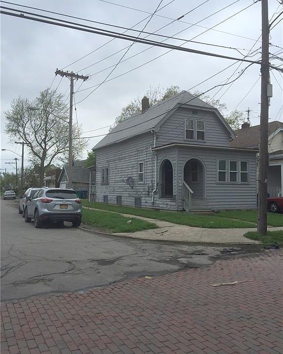1st image of 20 E End Ave