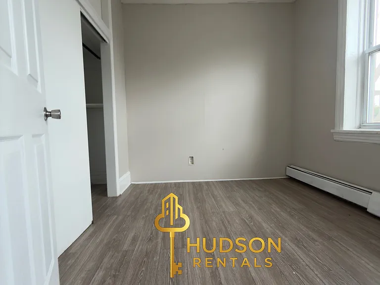 488 John F Kennedy Blvd #4 — Photo 2