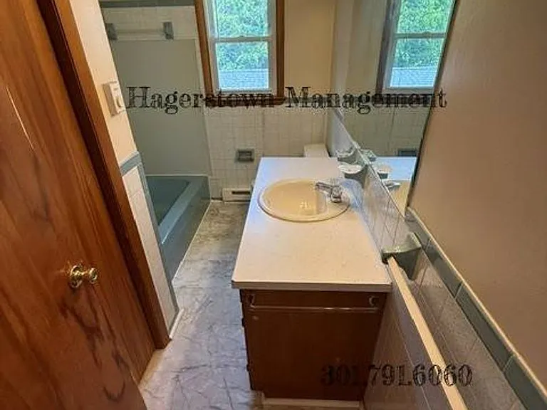 807-811 Linwood Rd — Photo 12