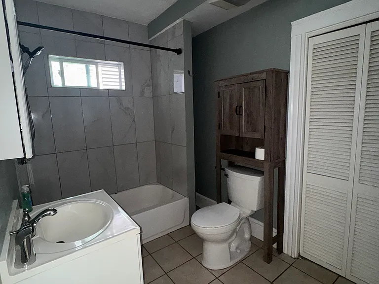 34 Grove St #Q — Photo 5