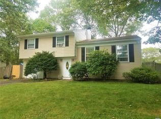 45 Rodney St, Pt Jefferson Station, NY 11776
