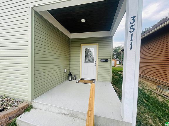 2nd image of 3511 Transit Ave