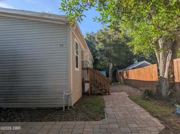 13 Magnolia Rd, Palm Coast, FL 32137