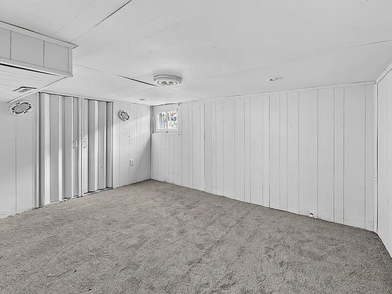 428 Bauman Ave — Photo 23