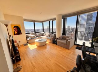 210 S Desplaines St APT 2210, Chicago, IL 60661