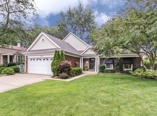 725 Primrose Ln, Schaumburg, IL 60194