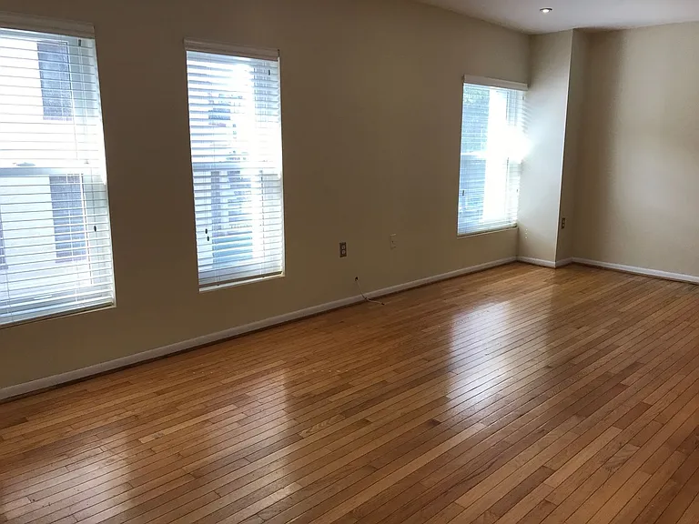 1425 Hopkins St NW #201 — Photo 2