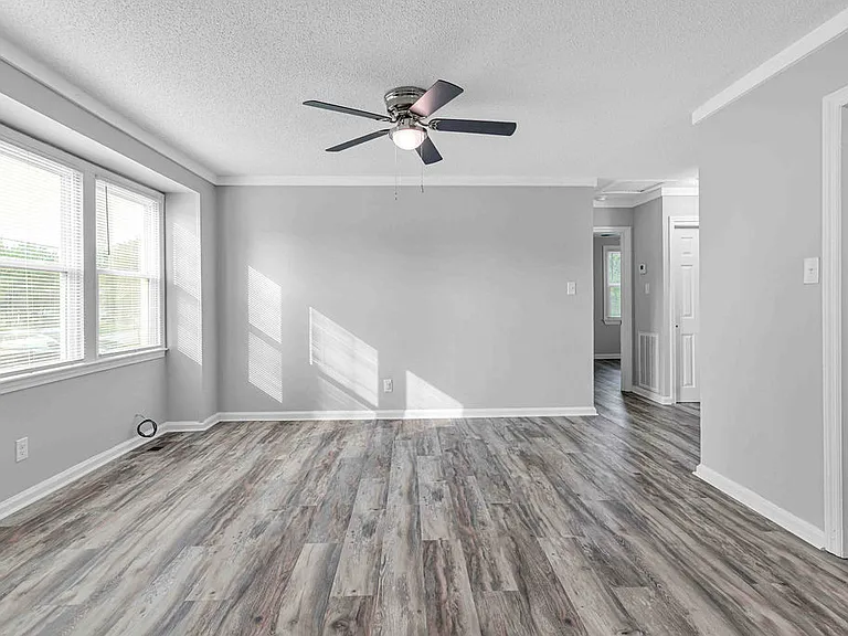 322 Starling St #1 — Photo 4