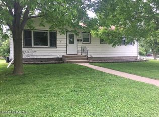 313 S 2nd St, Caledonia, MN 55921