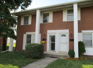 719 Old Indian Trl, Aurora, IL 60506