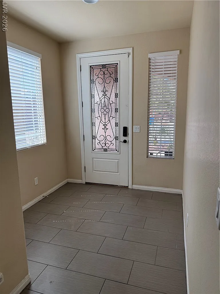 4 bed, 2.5 bath, 2277 sqft, $2,245 — Photo 3
