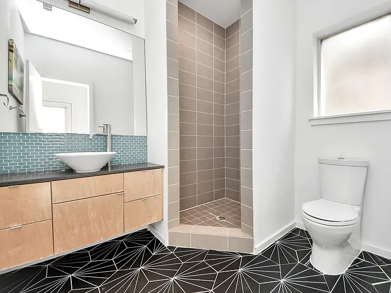 1823 Southmore Blvd — Photo 11