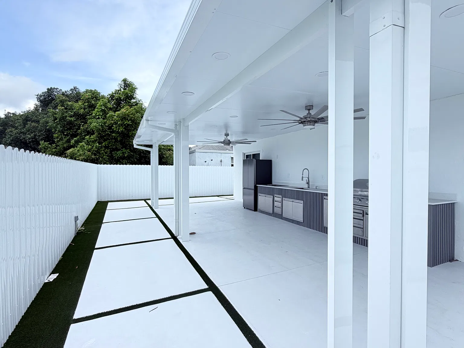 3 bed, 1255 sqft, $4,100 — Photo 3