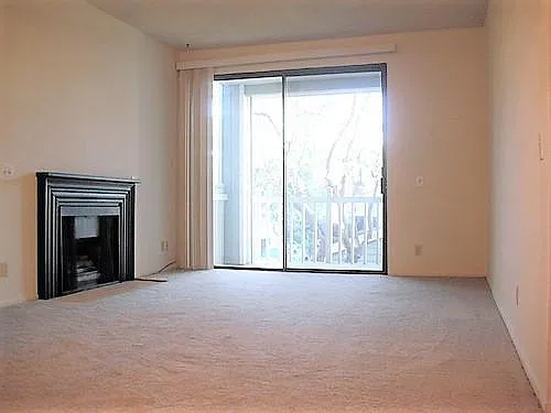 1 bed, 714 sqft, $2,300 — Photo 3