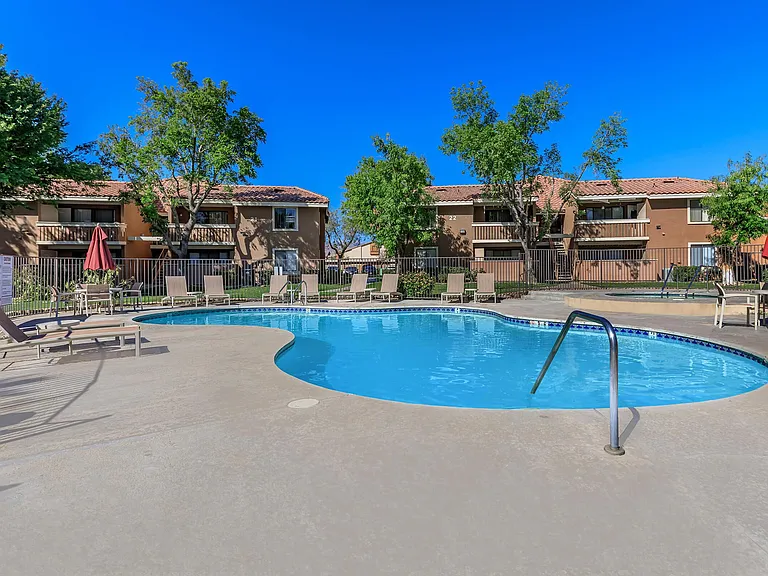 Smoketree Apartments — Photo 9