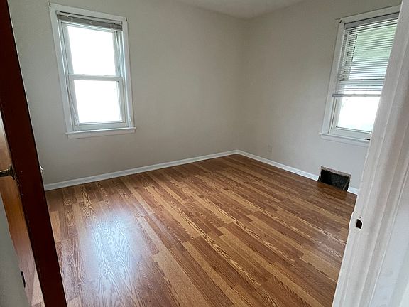 4th image of 4711 Southwood Dr