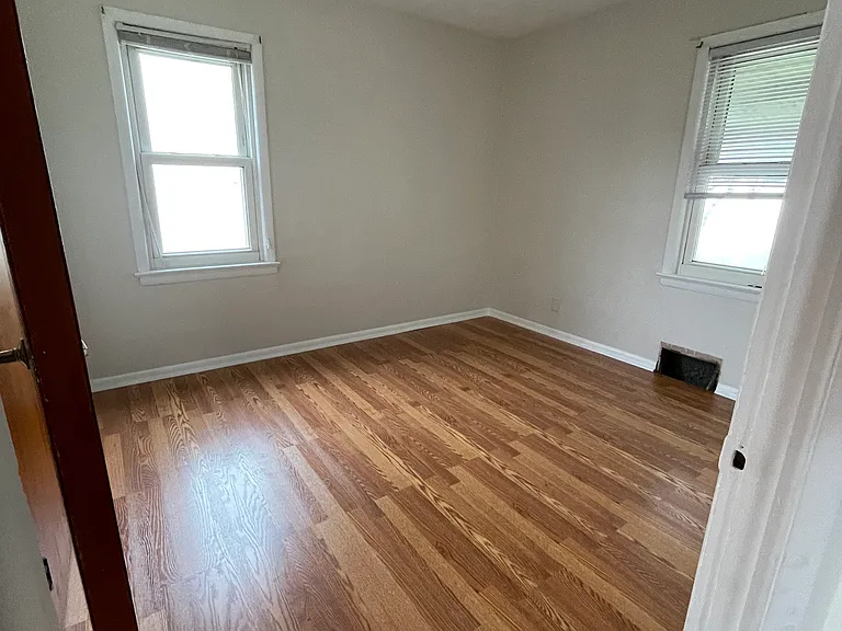 4711 Southwood Dr — Photo 4