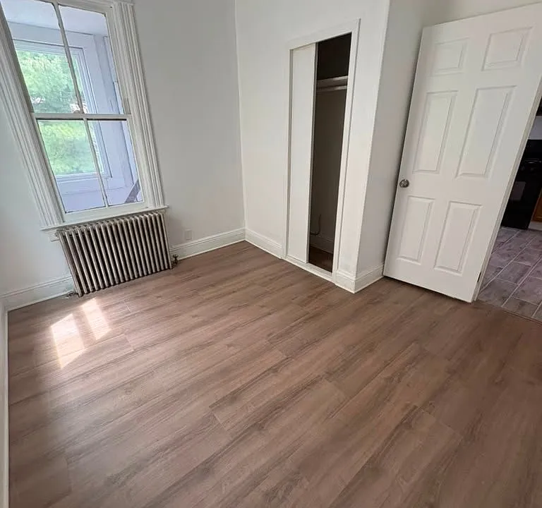 143 Voss Ave #3