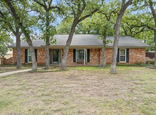 407 Canyon Ridge Dr, Euless, TX 76040