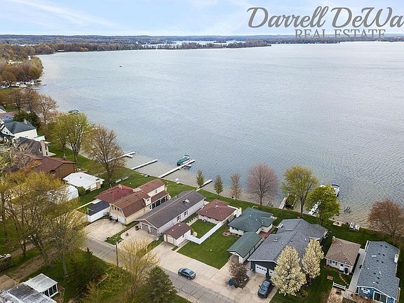 3rd image of 2244 Parker Dr