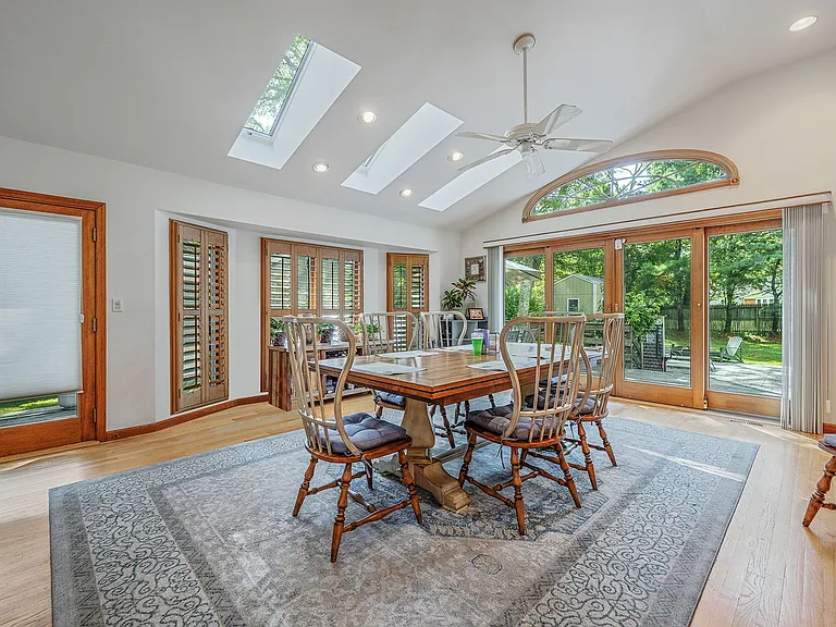 6 Bay Dr — Photo 8