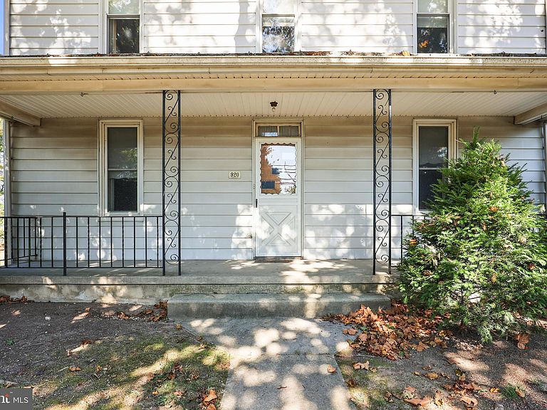Listing photo 3