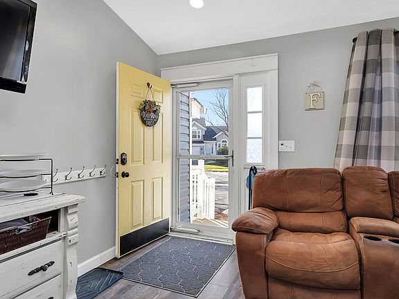 4th image of 4415 Cove Cir