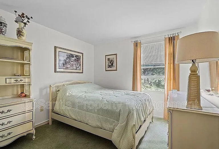 6101 Chatham Dr — Photo 17
