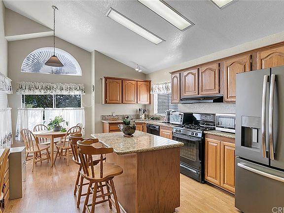 5th image of 20233 Edgewater Dr