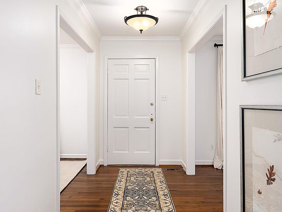 5th image of 1844 Laurel Rd