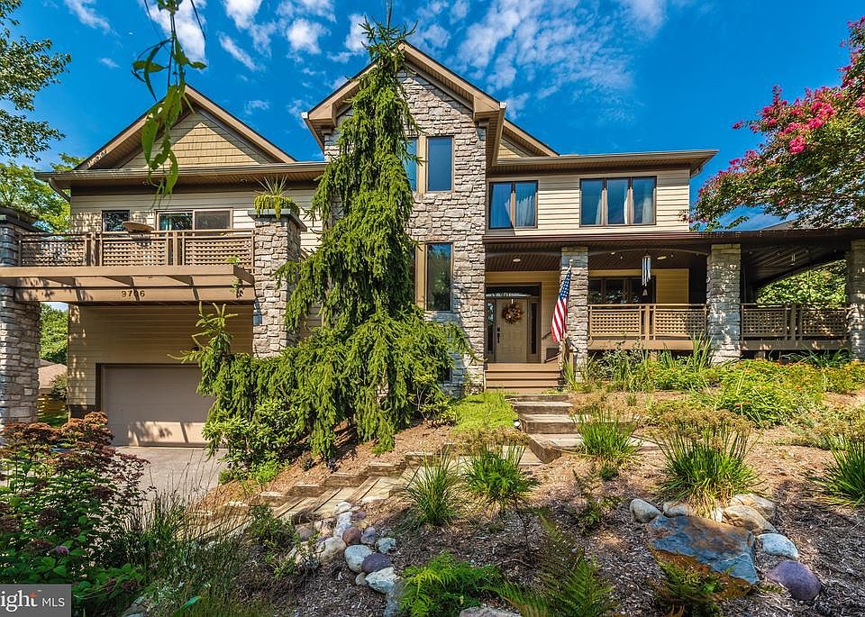 Welcome to Woodlake Place -it's gorgeous here!