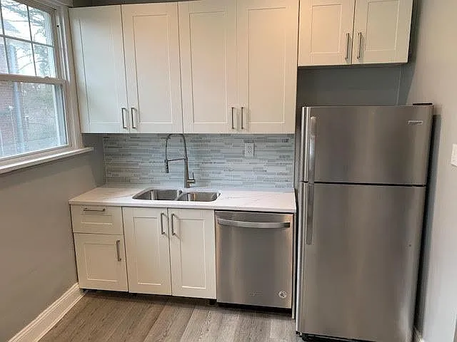 5 bed, 2700 sqft, $2,900 — Photo 2