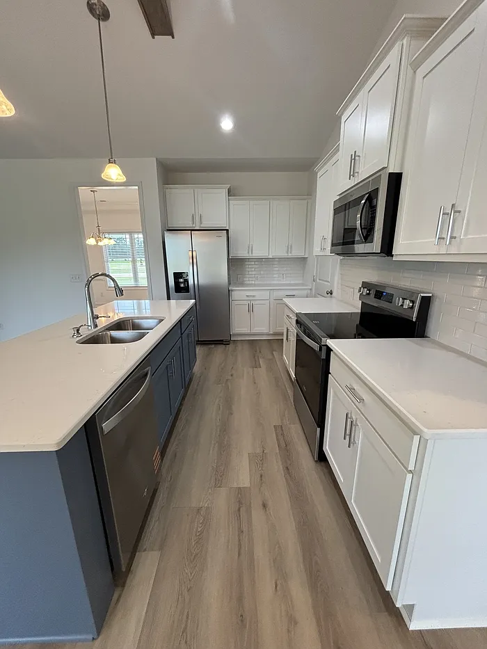 3 bed, 2.0 bath, $2,100 — Photo 4