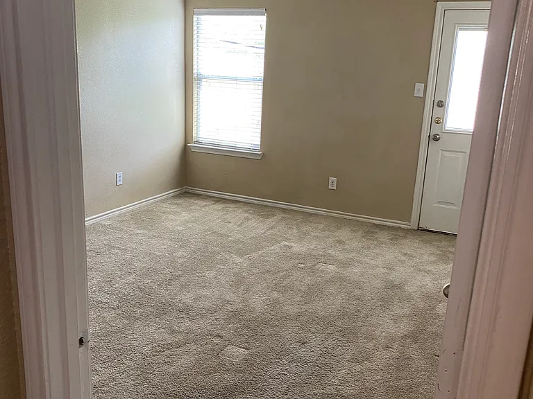 819 Walnut St — Photo 7