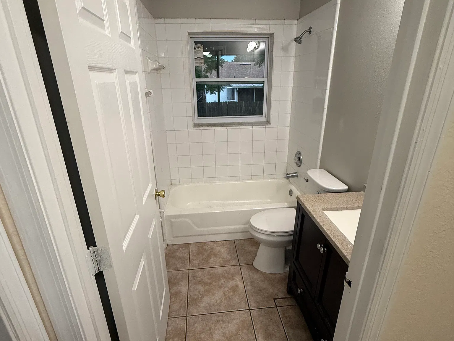 3 bed, 1250 sqft, $1,900 — Photo 4